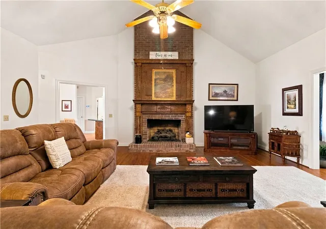 Photo 2 of Single family home for sale at 2861 Fairview Rd, Fountain Inn, SC 29644 | MLS# 20305597 | Listing updated on 2026-09-13