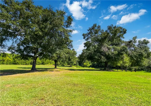 Photo 3 of Single family home for sale at 2861 Fairview Rd, Fountain Inn, SC 29644 | MLS# 20305597 | Listing updated on 2026-09-13
