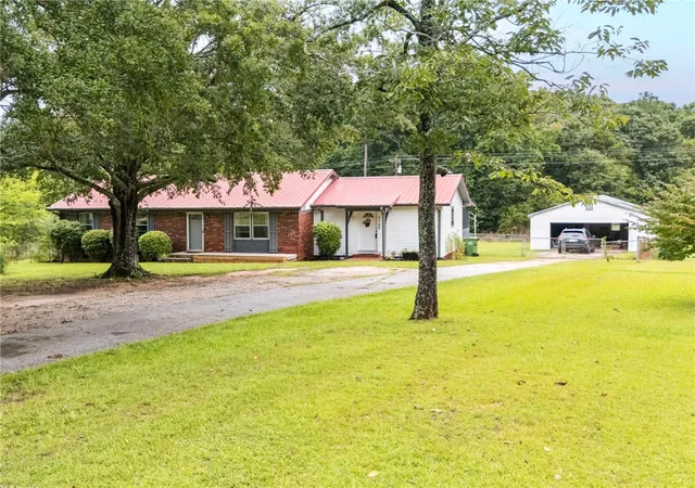 Photo 1 of Single family home for sale at 2740 Torrington Rd, Laurens, SC 29360 | MLS# 20305826 | Listing updated on 2026-09-03
