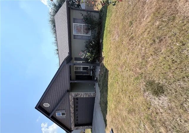 Photo 2 of Single family home for sale at 8 Robin Dr, Anderson, SC 29626 | MLS# 20305833 | Listing updated on 2026-09-12
