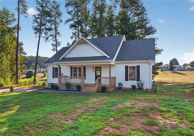 Photo 4 of Single family home for sale at 1112 Trotter Rd, Anderson, SC 29626 | MLS# 20305815 | Listing updated on 2026-09-19