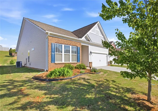 Photo 1 of Single family home for sale at 606 Fern Holw Trl, Anderson, SC 29621 | MLS# 20305823 | Listing updated on 2026-10-14