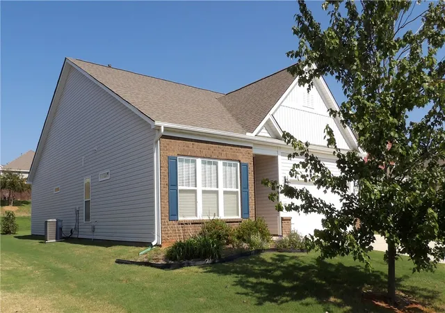 Photo 2 of Single family home for sale at 606 Fern Holw Trl, Anderson, SC 29621 | MLS# 20305823 | Listing updated on 2026-10-14