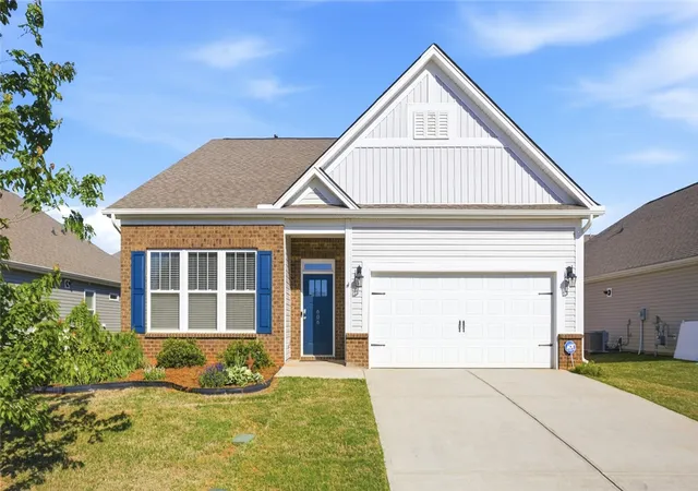 Photo 3 of Single family home for sale at 606 Fern Holw Trl, Anderson, SC 29621 | MLS# 20305823 | Listing updated on 2026-10-14