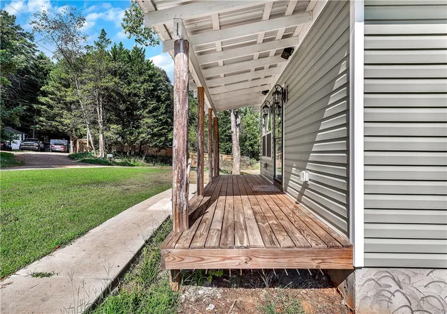 Photo 3 of Single family home for sale at 464 Cedar Tree Dr, Walhalla, SC 29691 | MLS# 20305851 | Listing updated on 2026-09-07