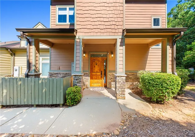 Photo 3 of Townhouse for sale at 328 Blue Water Way, West Union, SC 29696 | MLS# 20305757 | Listing updated on 2026-09-04