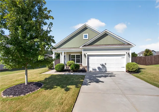 Photo 4 of Single family home for sale at 215 Press Way, Pendleton, SC 29670 | MLS# 20305850 | Listing updated on 2026-09-04