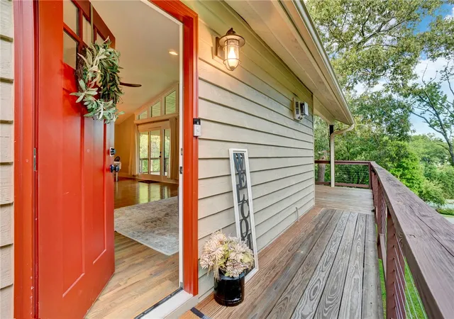 Photo 3 of Single family home for sale at 715 Twilight Ct, Seneca, SC 29672 | MLS# 20305494 | Listing updated on 2026-09-08