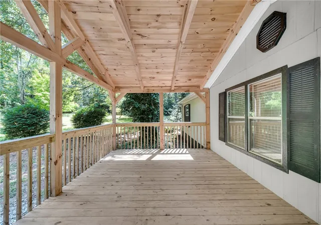 Photo 3 of Manufactured home for sale at 521 Creekside Dr, Mountain Rest, SC 29664 | MLS# 20305806 | Listing updated on 2026-09-05