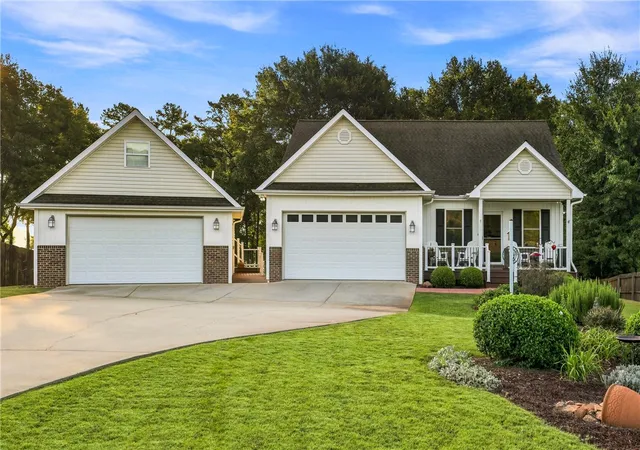 Photo 1 of Single family home for sale at 104 N Windy Point, Townville, SC 29689 | MLS# 20305865 | Listing updated on 2026-09-13