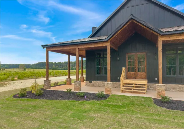 Photo 3 of Single family home for sale at 384 Jim Smith Rd, Pendleton, SC 29670 | MLS# 20305858 | Listing updated on 2026-09-20