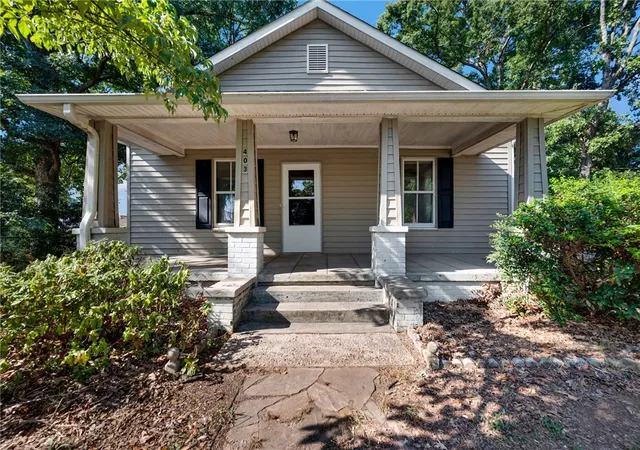Photo 2 of Sale Pending at 403 Lewis St, Anderson, SC 29624 | MLS# 20305869 | Listing updated on 2026-09-19