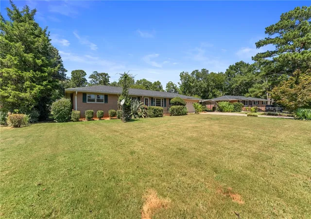 Photo 3 of Single family home for sale at 505 Winfield Dr, Anderson, SC 29624 | MLS# 20305718 | Listing updated on 2026-09-04