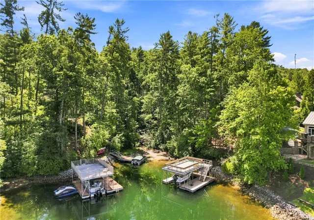 Photo 4 of Sale Pending at 927 Bay Ridge Dr, Salem, SC 29676 | MLS# 20305811 | Listing updated on 2026-09-09