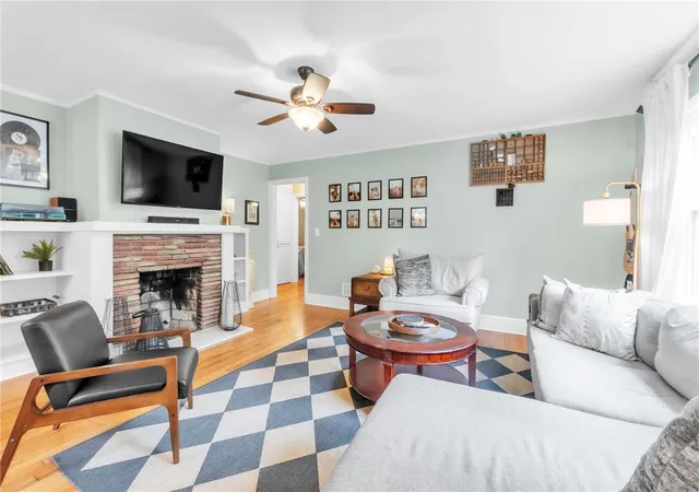 Photo 4 of Single family home for sale at 6 Elletson Dr, Greenville, SC 29607 | MLS# 20305712 | Listing updated on 2026-09-06