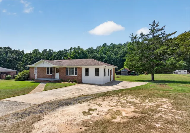 Photo 2 of Single family home for sale at 242 Sherwood Dr, Belton, SC 29627 | MLS# 20305722 | Listing updated on 2026-09-17