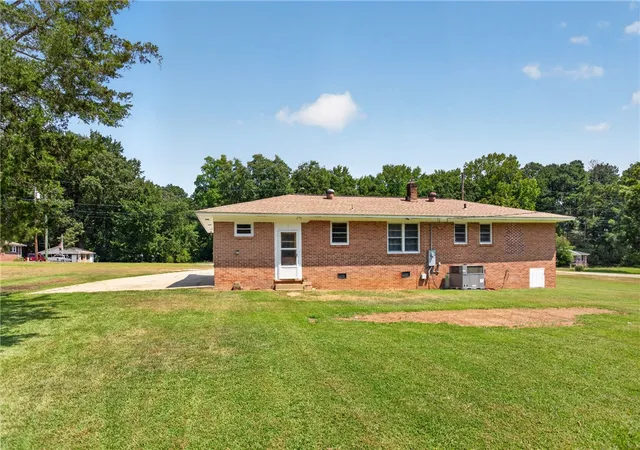 Photo 3 of Single family home for sale at 242 Sherwood Dr, Belton, SC 29627 | MLS# 20305722 | Listing updated on 2026-09-17