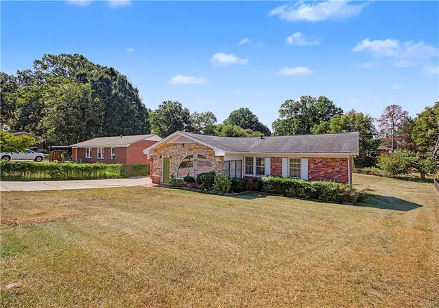Photo 1 of Single family home for sale at 803 Gordon St, Anderson, SC 29626 | MLS# 20305855 | Listing updated on 2026-09-20