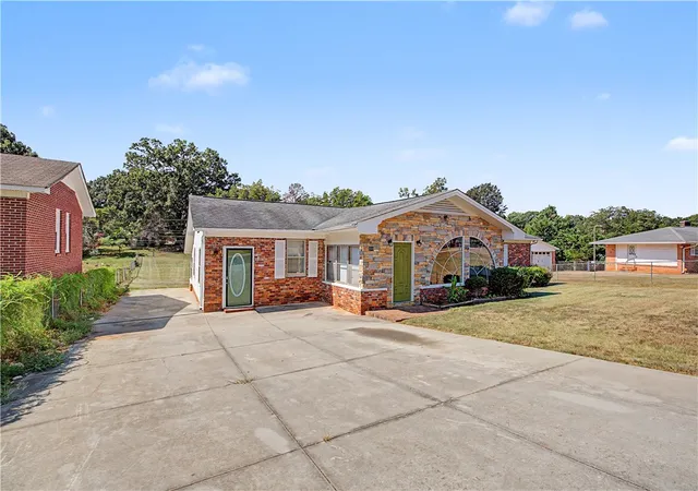 Photo 2 of Single family home for sale at 803 Gordon St, Anderson, SC 29626 | MLS# 20305855 | Listing updated on 2026-09-20