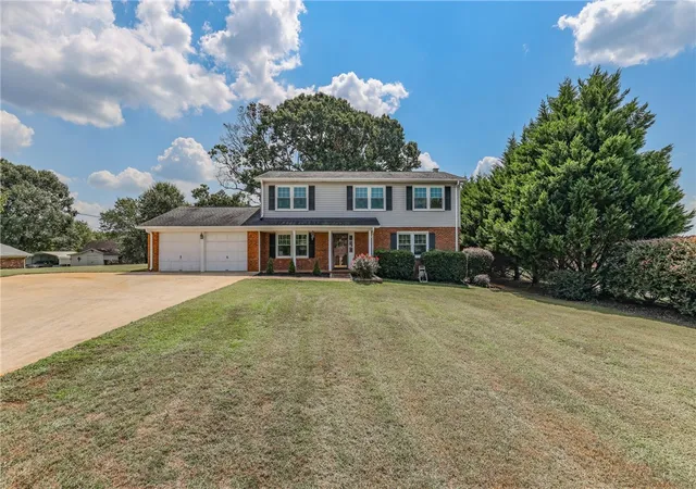 Photo 1 of Single family home for sale at 104 Forest Park Dr, Easley, SC 29642 | MLS# 20305878 | Listing updated on 2026-09-04