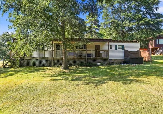 Photo 2 of Manufactured home for sale at 424 Hyde Cvs Dr, Fair Play, SC 29643 | MLS# 20305887 | Listing updated on 2026-09-05