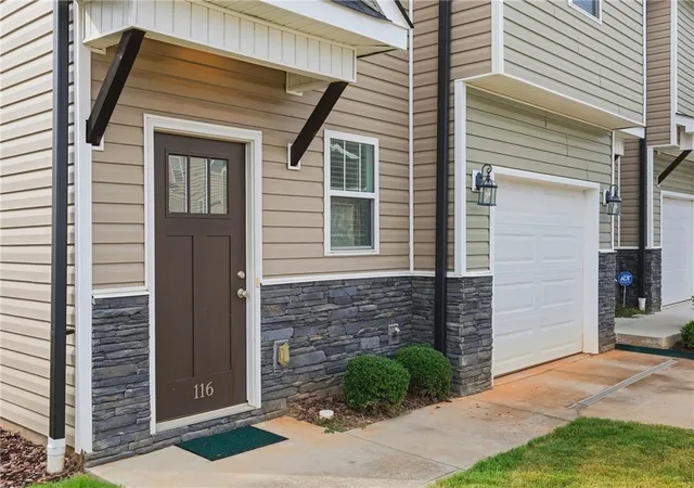 Photo 2 of Townhouse for sale at 116 Ventura St, Anderson, SC 29621 | MLS# 20305884 | Listing updated on 2026-09-12