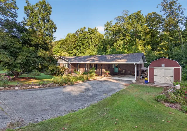 Photo 2 of Single family home for sale at 105 Laurel Ln, Seneca, SC 29678 | MLS# 20305854 | Listing updated on 2026-09-09