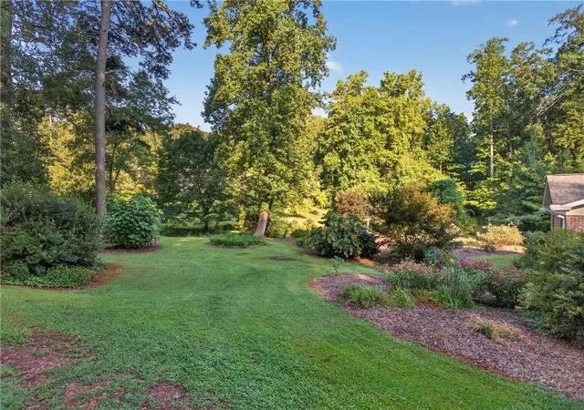 Photo 3 of Single family home for sale at 105 Laurel Ln, Seneca, SC 29678 | MLS# 20305854 | Listing updated on 2026-09-09