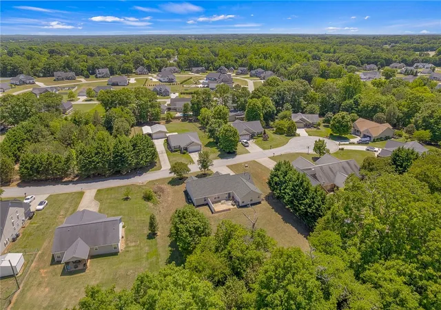 Photo 36 of Single family home for sale at 122 Bean Ml Way, Anderson, SC 29625 | MLS# 20305776 | Listing updated on 2026-10-07