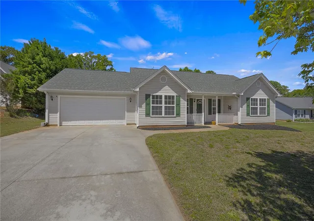 Photo 4 of Single family home for sale at 122 Bean Ml Way, Anderson, SC 29625 | MLS# 20305776 | Listing updated on 2026-10-07