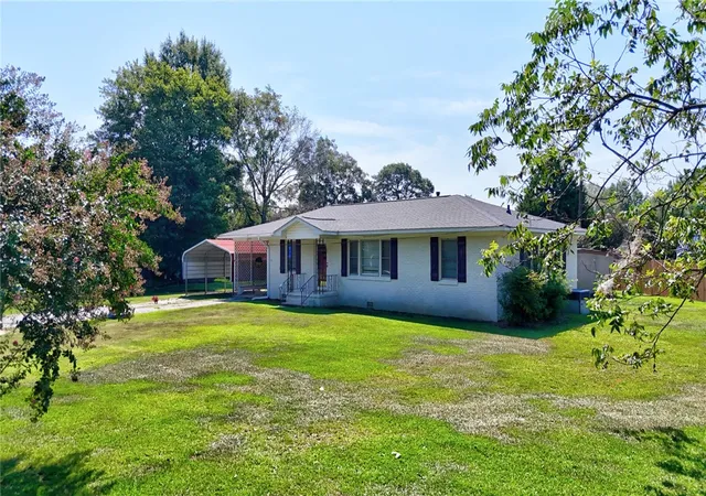 Photo 2 of Single family home for sale at 115 Sunset Dr, Belton, SC 29627 | MLS# 20305907 | Listing updated on 2026-09-14