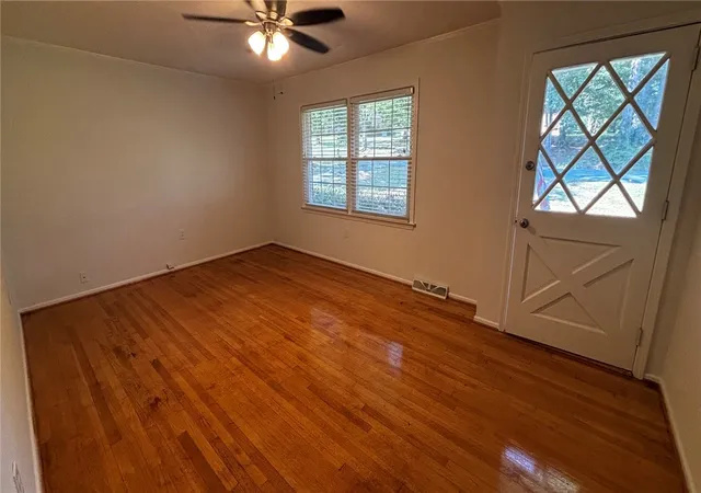 Photo 3 of Single family home for sale at 2802 Little Crk Dr, Anderson, SC 29621 | MLS# 20305824 | Listing updated on 2026-09-07
