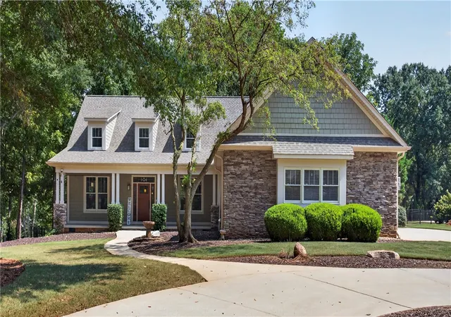 Photo 2 of Single family home for sale at 101 Welborn Oaks Way, Anderson, SC 29621 | MLS# 20305888 | Listing updated on 2026-09-07