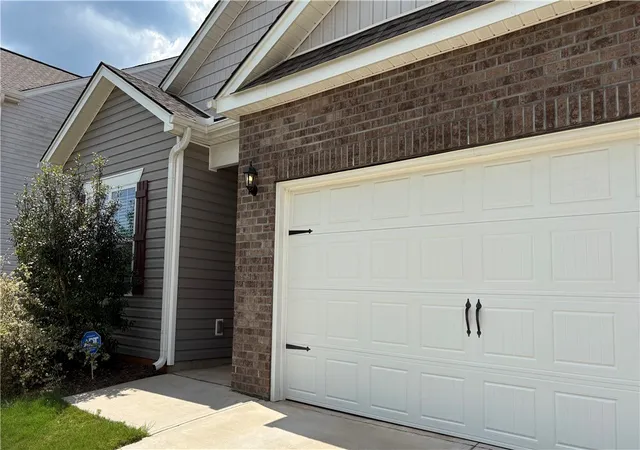 Photo 3 of Single family home for sale at 159 Slateford Cir, Piedmont, SC 29673 | MLS# 20305901 | Listing updated on 2026-09-07