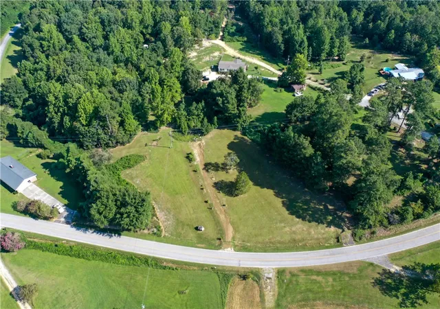 Photo 2 of House for sale at 876 Flat Shls Rd, Walhalla, SC 29691 | MLS# 20305904 | Listing updated on 2026-09-11