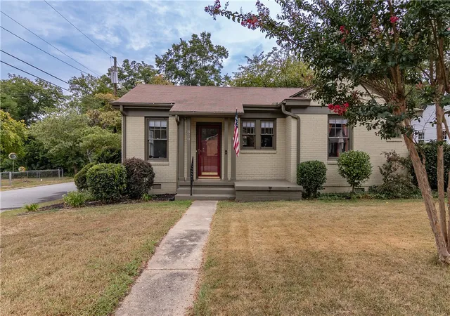 Photo 2 of Single family home for sale at 820 Gadsden Sq, Anderson, SC 29624 | MLS# 20305714 | Listing updated on 2026-09-16