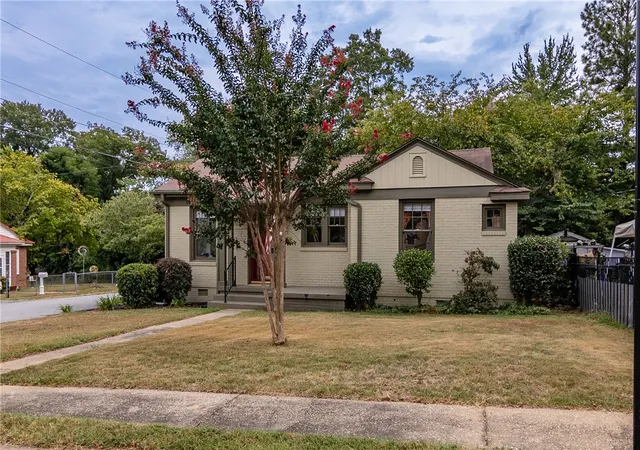Photo 3 of Single family home for sale at 820 Gadsden Sq, Anderson, SC 29624 | MLS# 20305714 | Listing updated on 2026-09-16