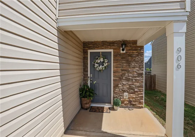 Photo 2 of Single family home for sale at 906 Ashwood Way, Easley, SC 29640 | MLS# 20305908 | Listing updated on 2026-09-08