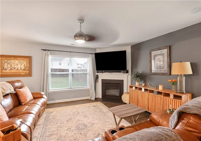 Photo 4 of Single family home for sale at 906 Ashwood Way, Easley, SC 29640 | MLS# 20305908 | Listing updated on 2026-09-08
