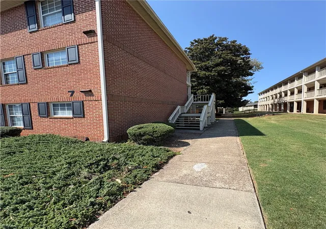 Photo 2 of Condo for sale at 250 Elm St, Clemson, SC 29631 | MLS# 20305927 | Listing updated on 2026-09-08