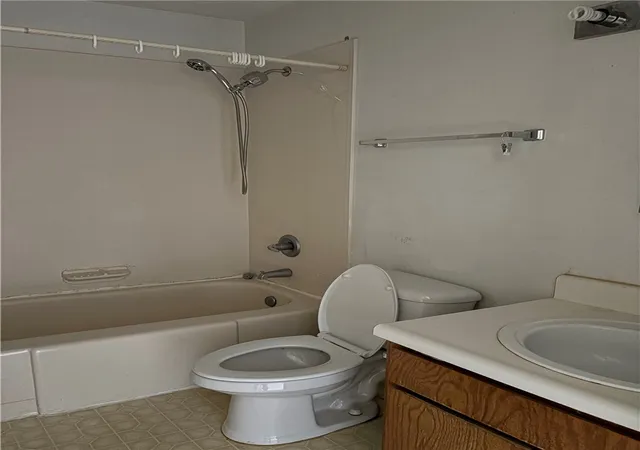Listing Photo 2 - Condo for sale in building located at 250 Elm St, Clemson, SC 29631 - Unit #