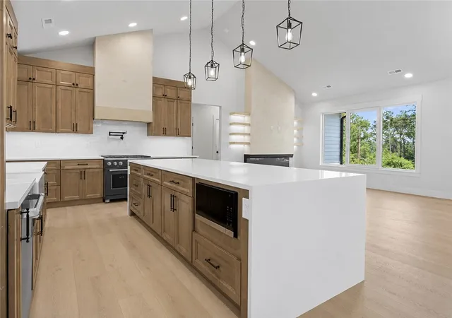 Photo 4 of Single family home for sale at 126 Brady Dr, Anderson, SC 29626 | MLS# 20305931 | Listing updated on 2026-10-16