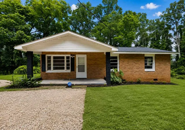 Photo 1 of Single family home for sale at 15 Railroad St, Honea Path, SC 29654 | MLS# 20305857 | Listing updated on 2026-09-17