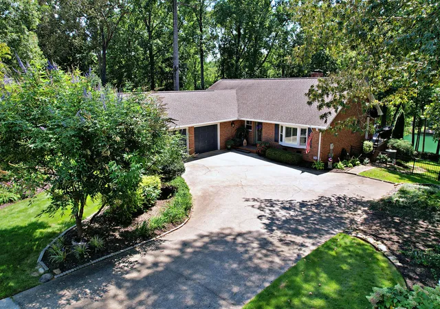 Photo 2 of Single family home for sale at 11001 Lake Ridge Ln, Seneca, SC 29672 | MLS# 20305637 | Listing updated on 2026-09-14
