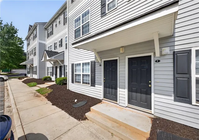 Photo 2 of Townhouse for sale at 116 E University Village Dr, Central, SC 29630 | MLS# 20305934 | Listing updated on 2026-09-08
