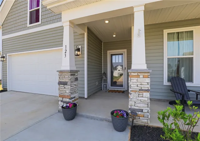 Photo 2 of Single family home for sale at 123 Ives Way, Piedmont, SC 29673 | MLS# 20305961 | Listing updated on 2026-09-14