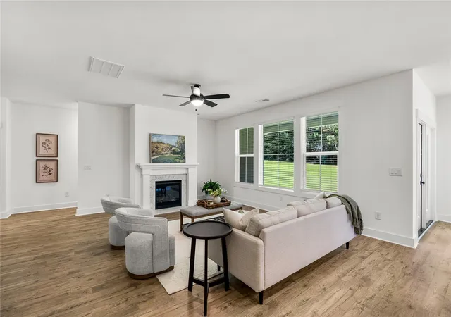Photo 2 of Single family home for sale at 321 Summerall Dr, Anderson, SC 29621 | MLS# 20305962 | Listing updated on 2026-09-08