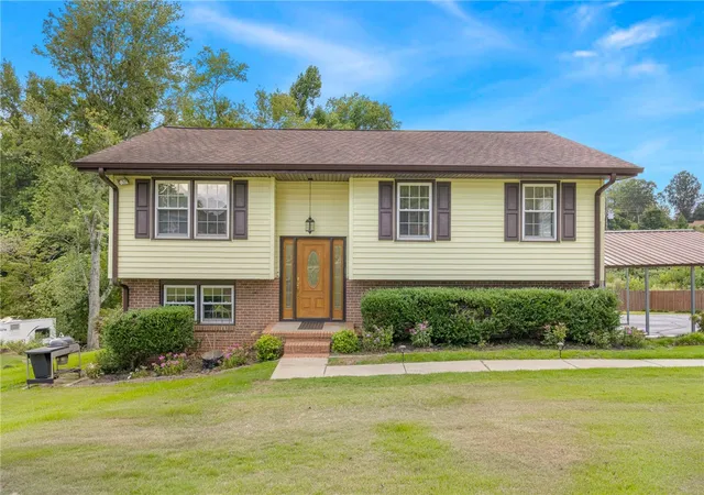 Photo 2 of Single family home for sale at 110 Earl St, Pickens, SC 29671 | MLS# 20305960 | Listing updated on 2026-09-08