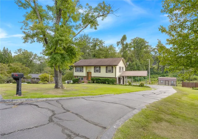 Photo 4 of Single family home for sale at 110 Earl St, Pickens, SC 29671 | MLS# 20305960 | Listing updated on 2026-09-08