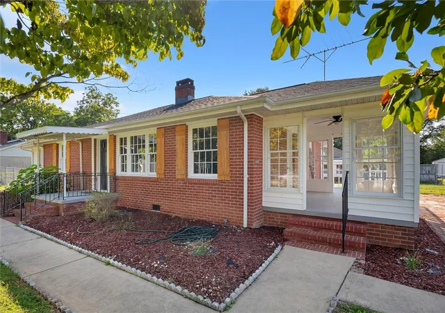 Photo 3 of Single family home for sale at 181 N Highway 150, Pacolet, SC 29372 | MLS# 20305752 | Listing updated on 2026-09-24